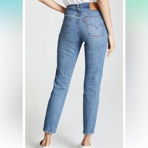 Like new Levi's Women's Premium Wedgie Icon Fit Jeans S29R